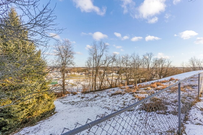 Building Photo - 11580 Highland Park