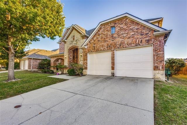 Building Photo - 8901 Brook Hollow Dr
