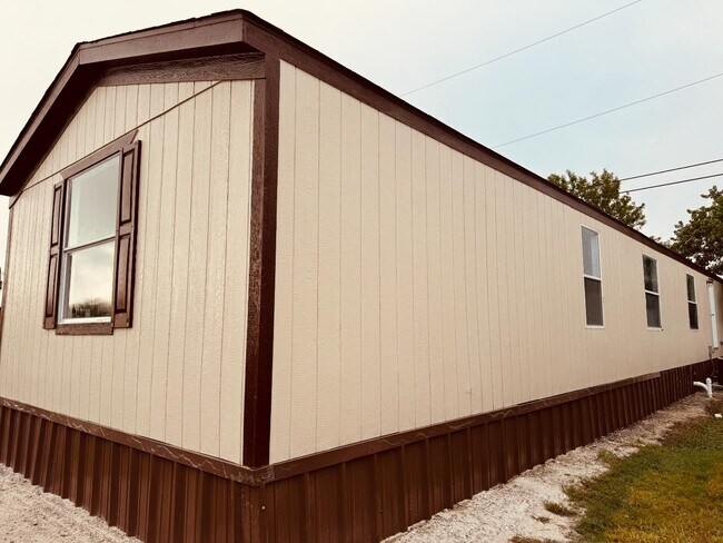 Building Photo - 2432 W Austin St