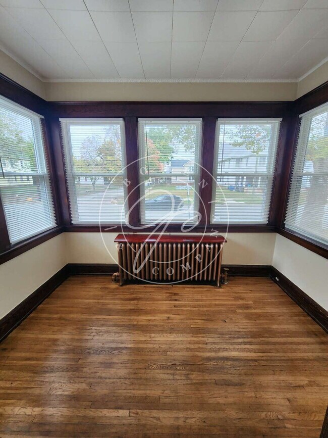 Building Photo - Cozy Studio in South Toledo-One fee includ...