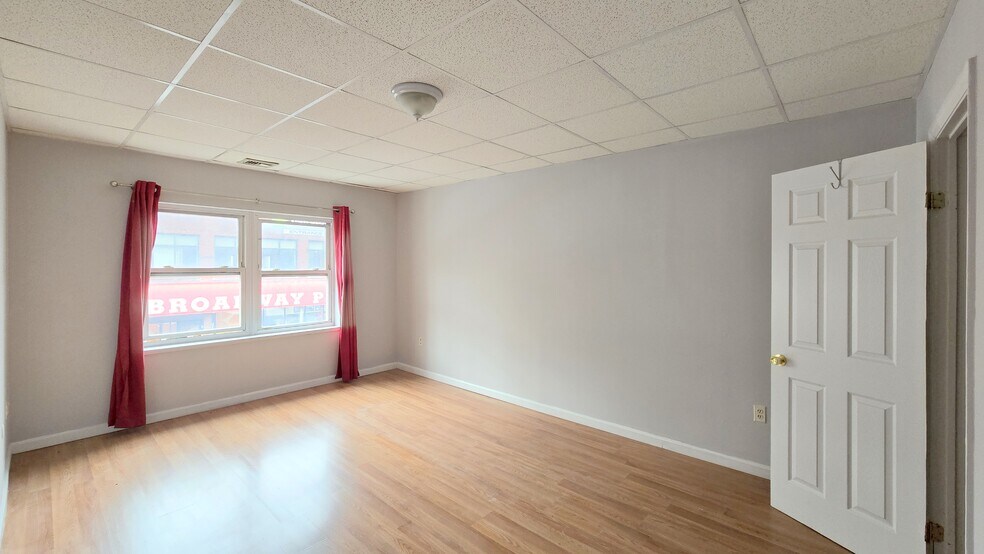 Bedroom2 - 61 Broadway