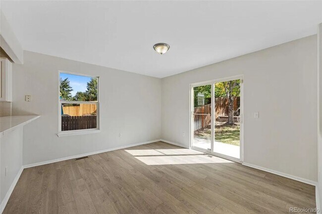 Building Photo - Newly Remodeled 3 Bed/3 Bath in Aurora.