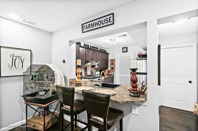 Building Photo - 49 Richmond Ct