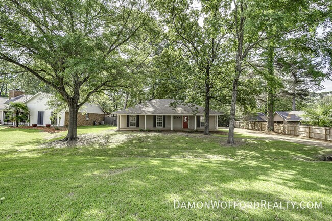 Building Photo - 502 Pelahatchie Shore Dr