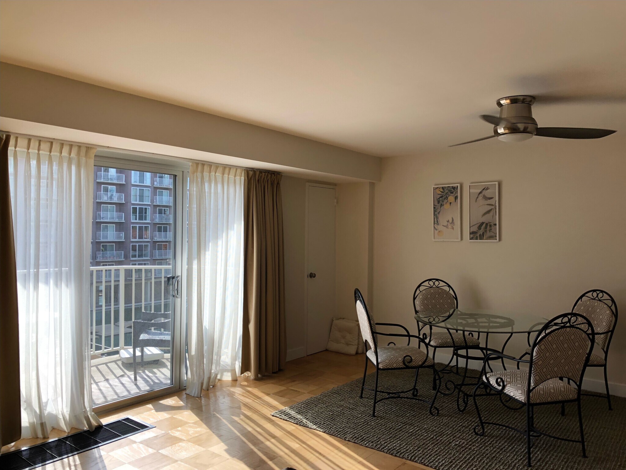 Living area - 510 N St SW