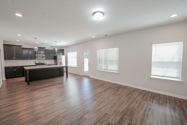Building Photo - 3556 Castleoak Dr