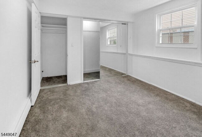 Building Photo - 173 Paterson Ave