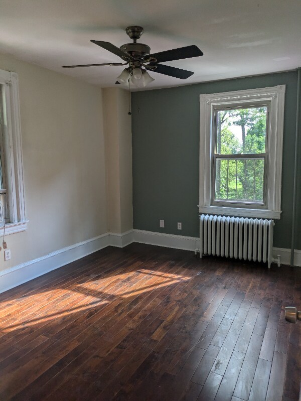 Building Photo - 20 School Ln