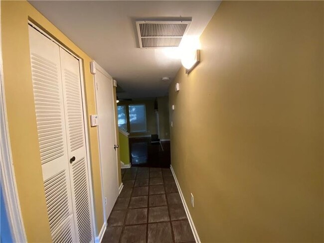 Building Photo - 6448 Appletree Way