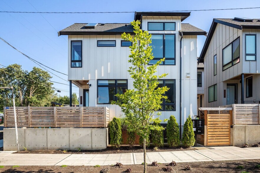 Building Photo - 2203 22nd Ave S