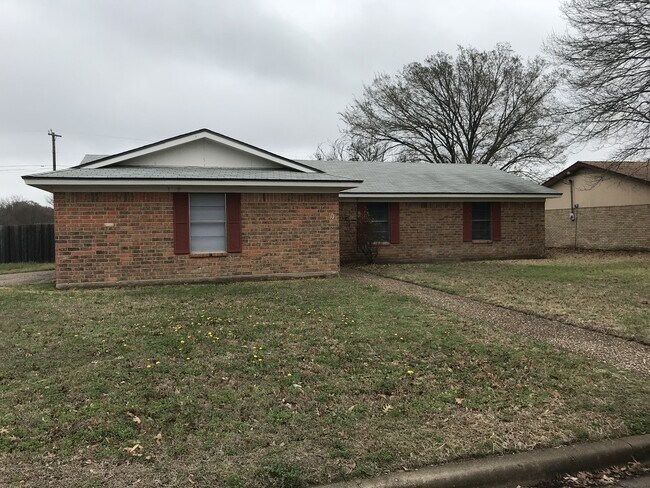 Building Photo - Single Family Home *LEASING SPECIAL AVAILABLE*
