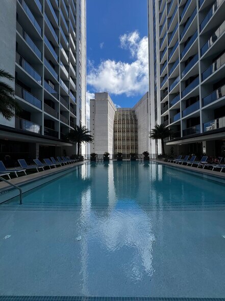 Building Photo - 501 N Miami Ave