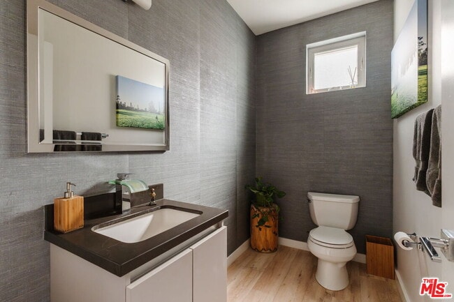 Building Photo - 6072 Pickford St