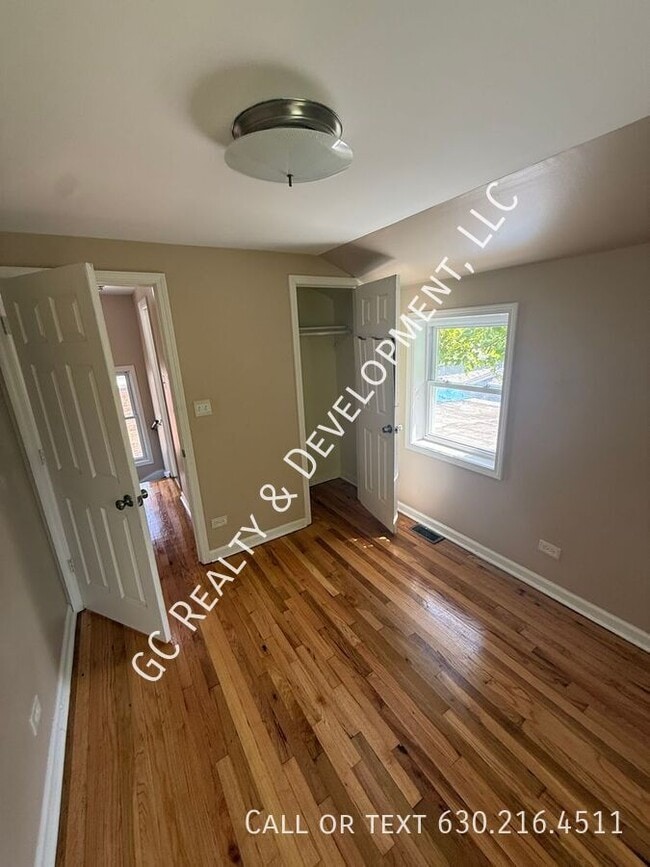 Building Photo - 9857 S Calhoun Ave