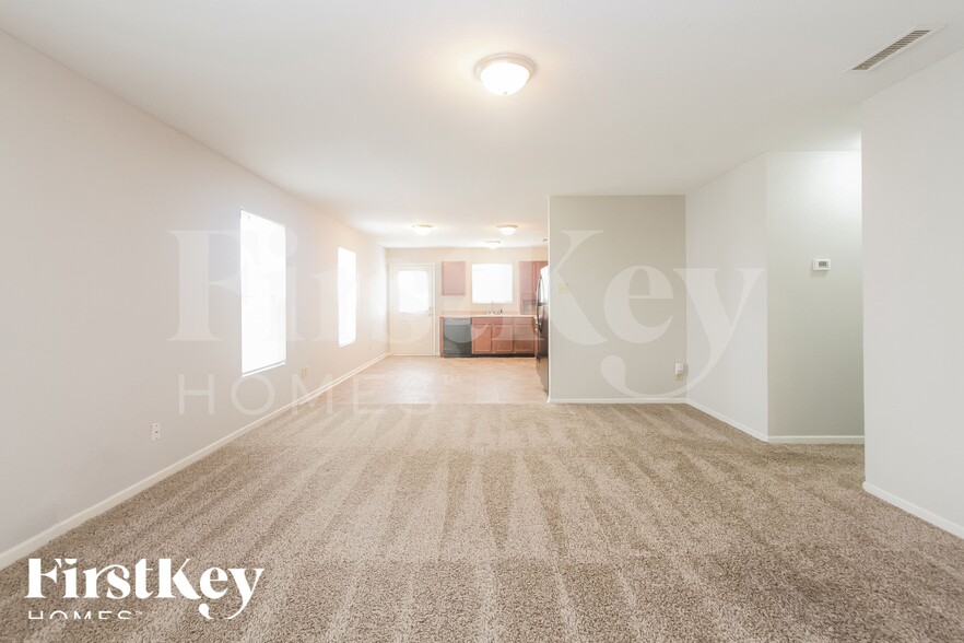 Building Photo - 11325 Arches Dr