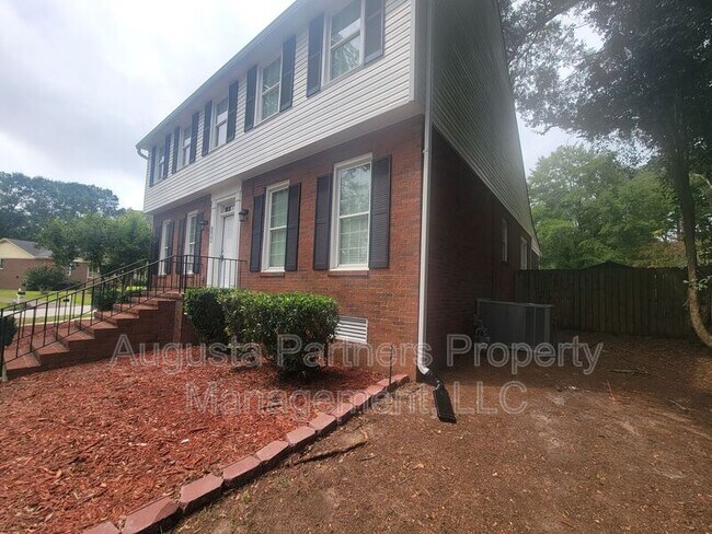 Building Photo - 288 Wakefield Ln S