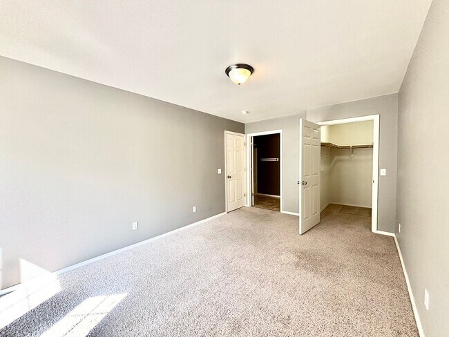 Building Photo - Spacious Single-Level Condo in Bozeman – 3...