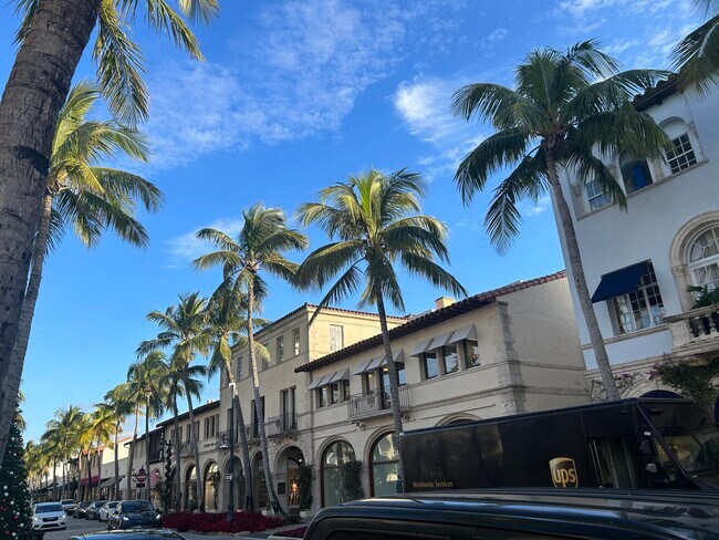 Building Photo - 300 S Australian Ave