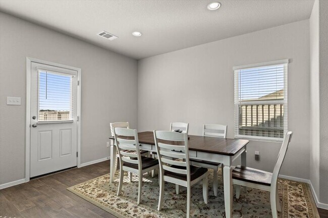 Building Photo - 1296 Teychas Dr