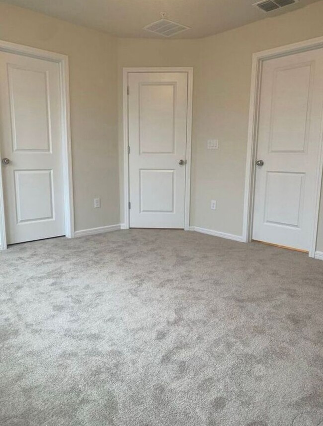 Building Photo - Isles of Lake Nona!!  3 Bedroom 2.5 Bathro...