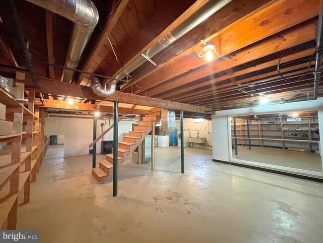 Building Photo - 4085 Hallowing Point Rd