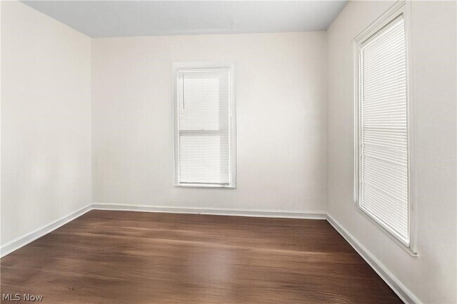 Building Photo - 505 Brown St