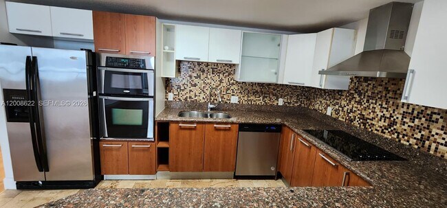 Building Photo - 170 SE 14th St