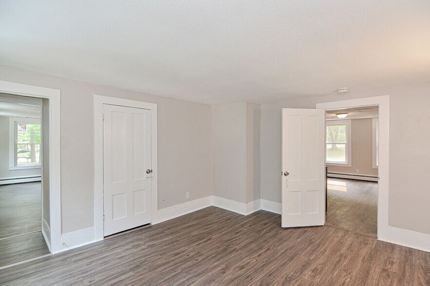 Building Photo - 97 Groton St