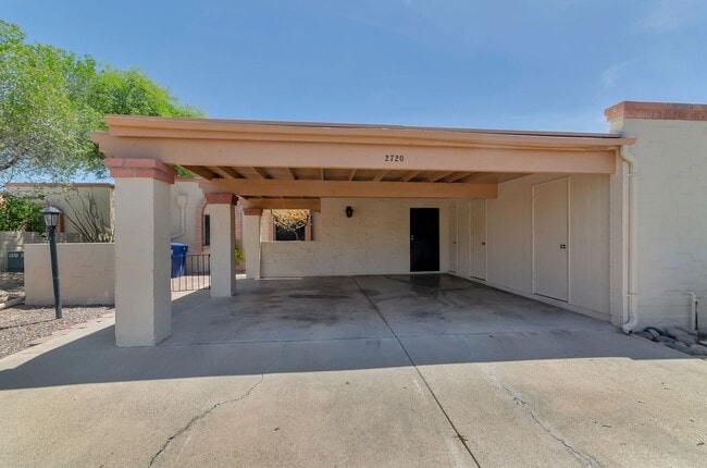 Building Photo - 2720 N Beverly Ave