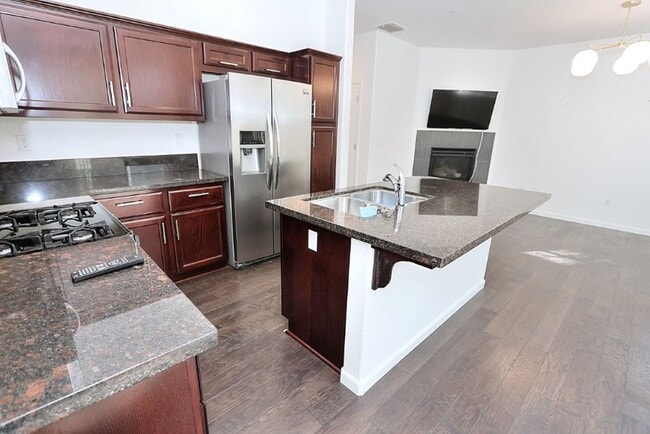 Building Photo - High Demand Park Place Home for Rent!