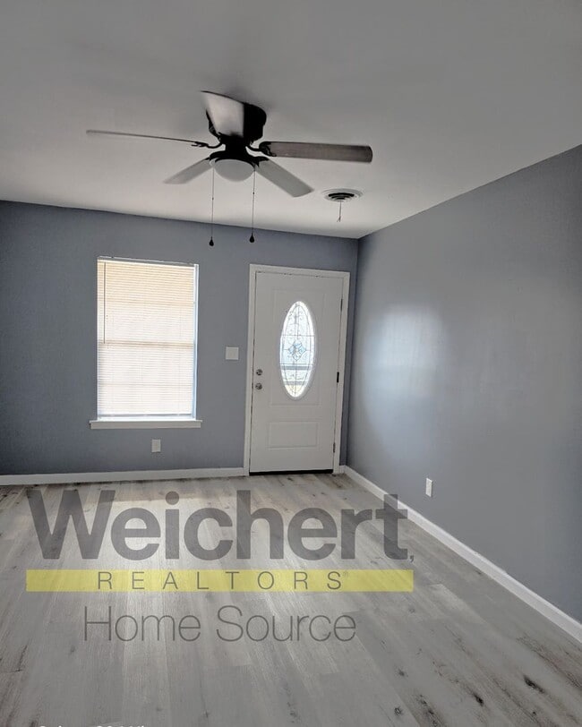 Building Photo - 3 Bed 1 bath home with a fenced in yard in Paragould