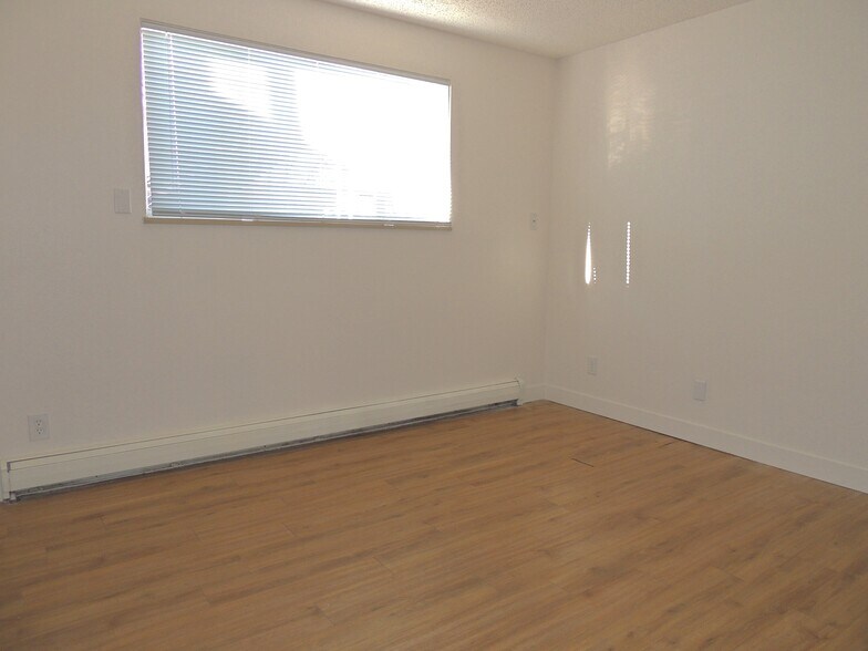 Building Photo - 208 Park Dr