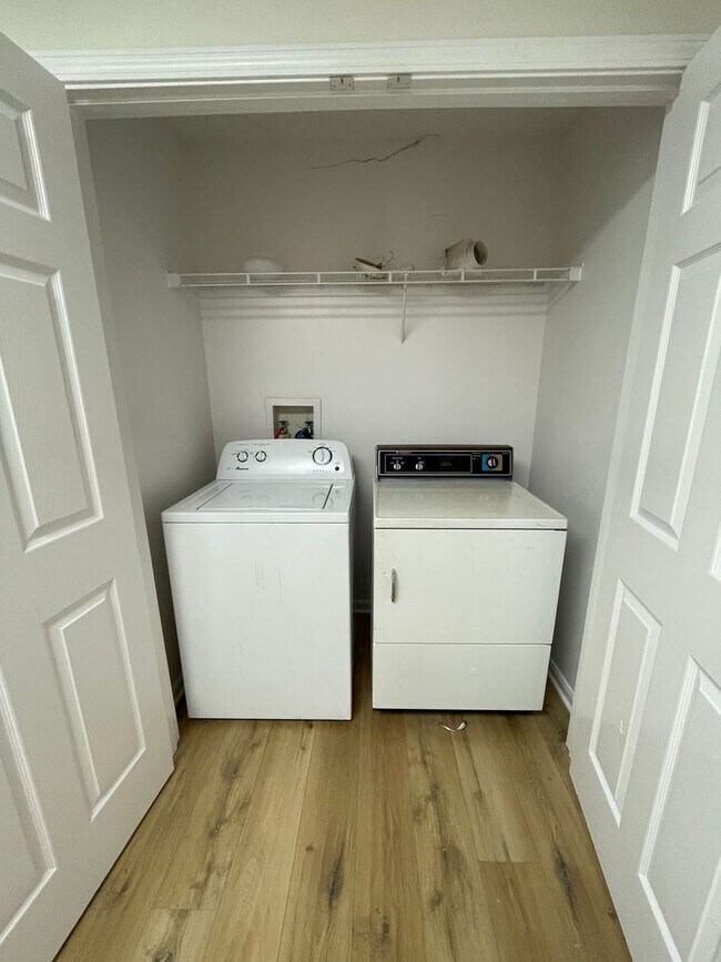 Building Photo - 1904-1906 Arlene Dr.