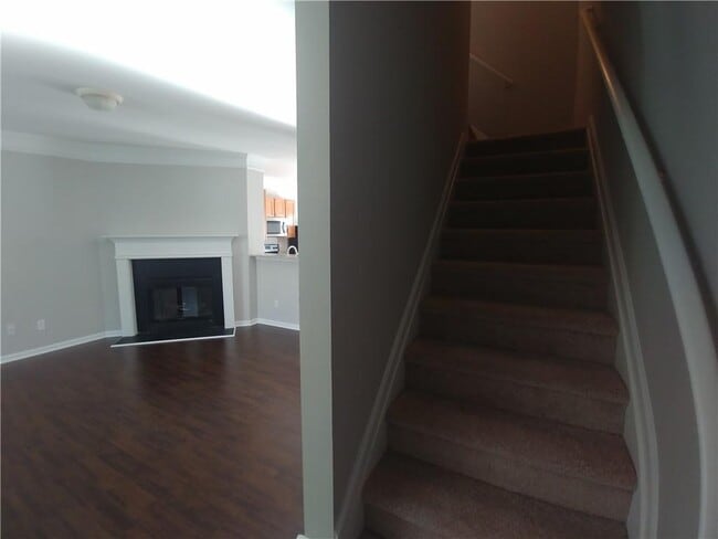 Building Photo - 2214 Landing Walk Dr