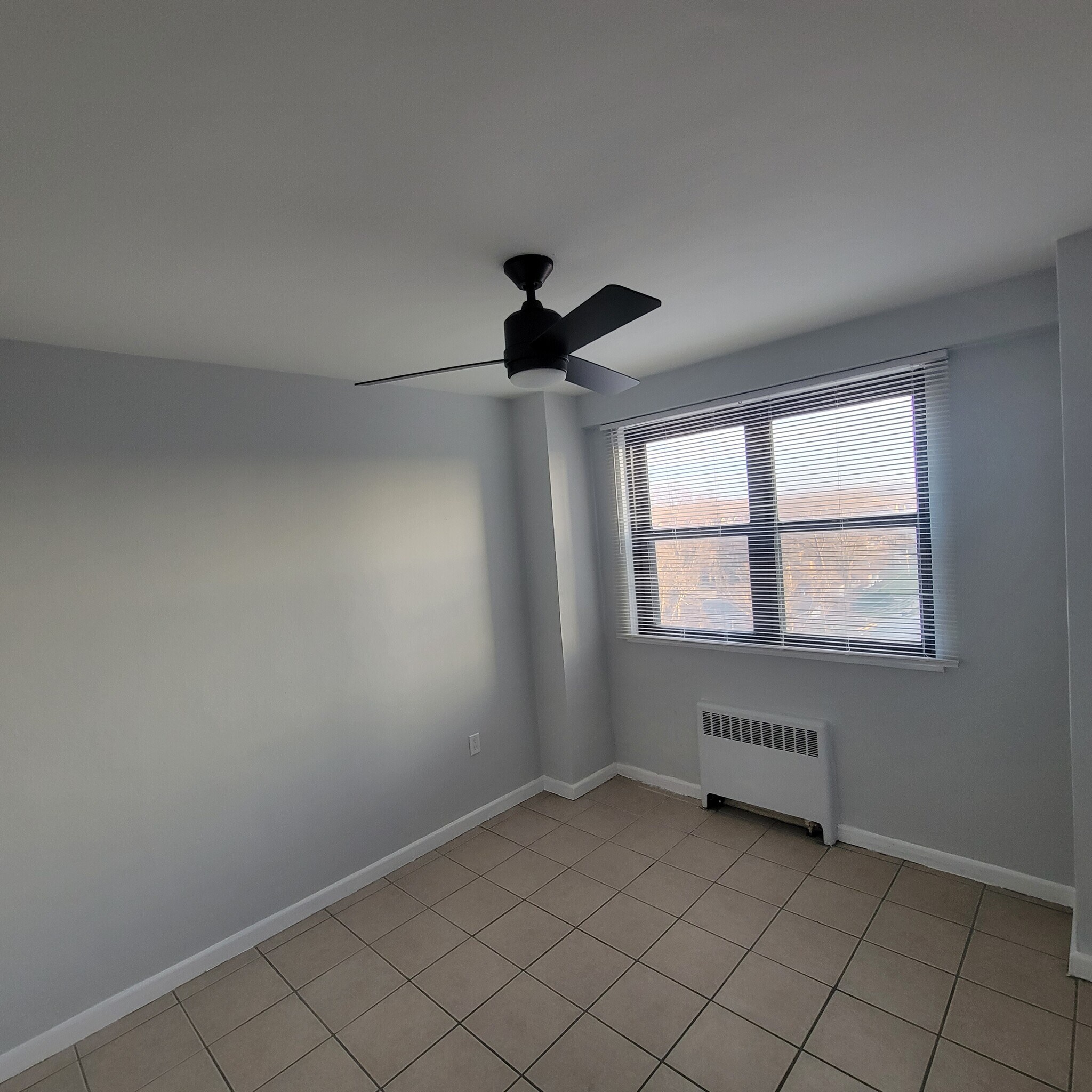 Building Photo - 11720 Edgewater Dr