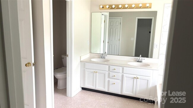 Building Photo - 8620 Grey Squirrel Ct