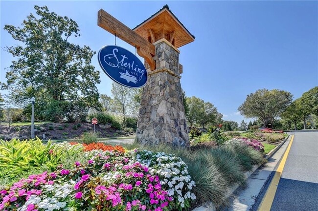 Building Photo - 6755 Scarlet Oak Way