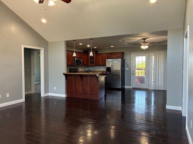 Building Photo - LOCATION LOCATION Location!  Off Joe Prather Hwy 313!