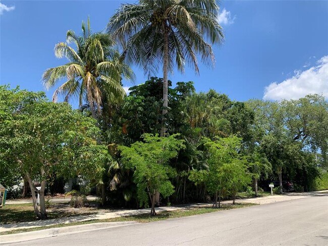 Building Photo - 801 SW 10th St