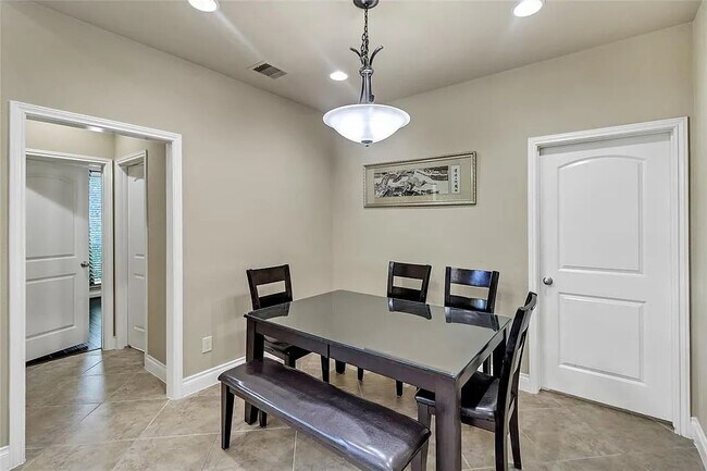 Building Photo - 3519 Herons Pointe Ln