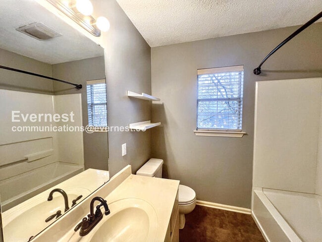 Building Photo - 42 Summit Ridge Dr