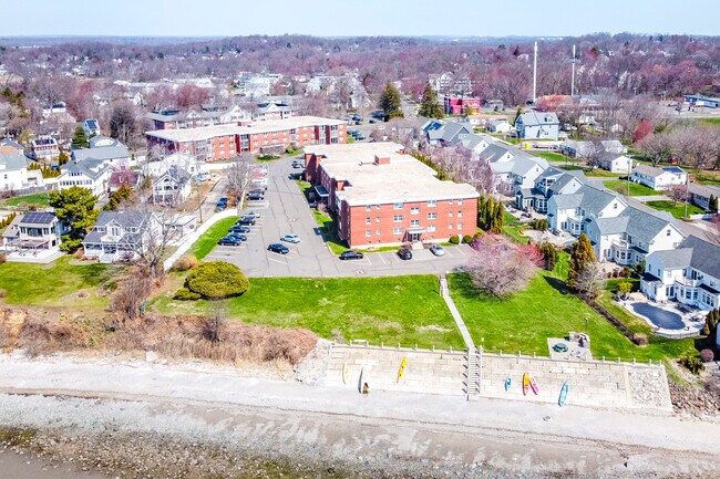 Building Photo - 185 Melba St