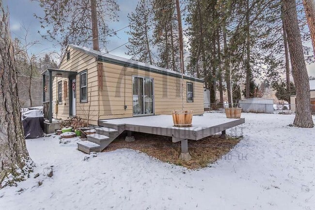 Building Photo - Charming Finch Arboretum Home