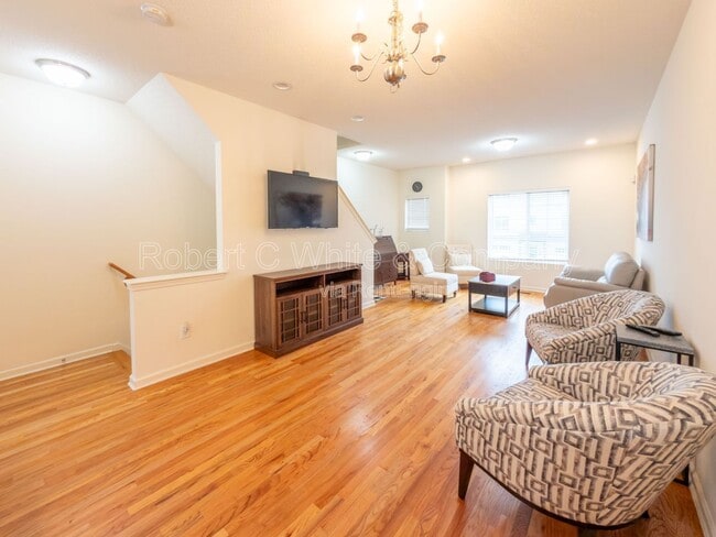 Building Photo - 219 Pepin Pl