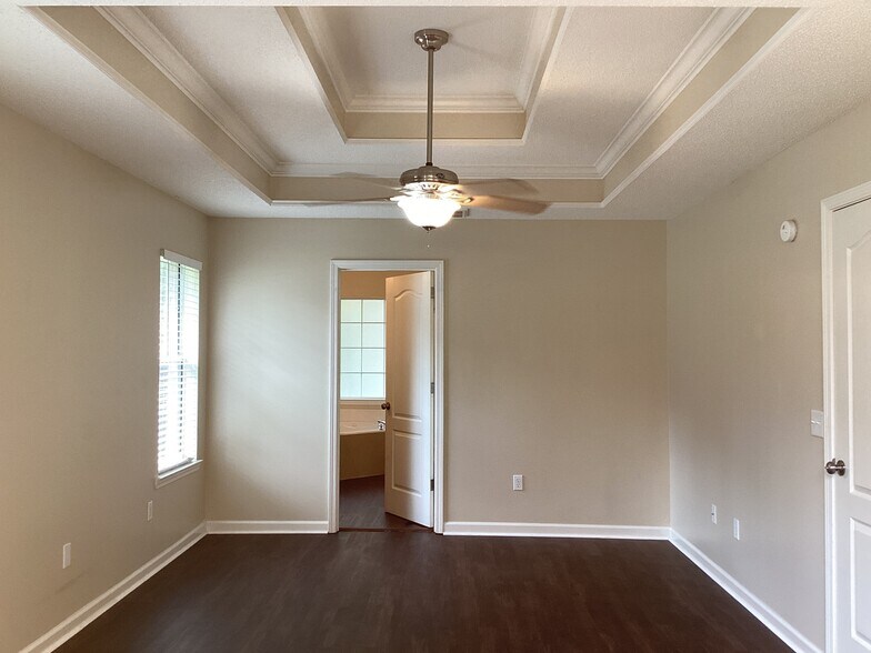 Building Photo - 154 Jamestown Dr