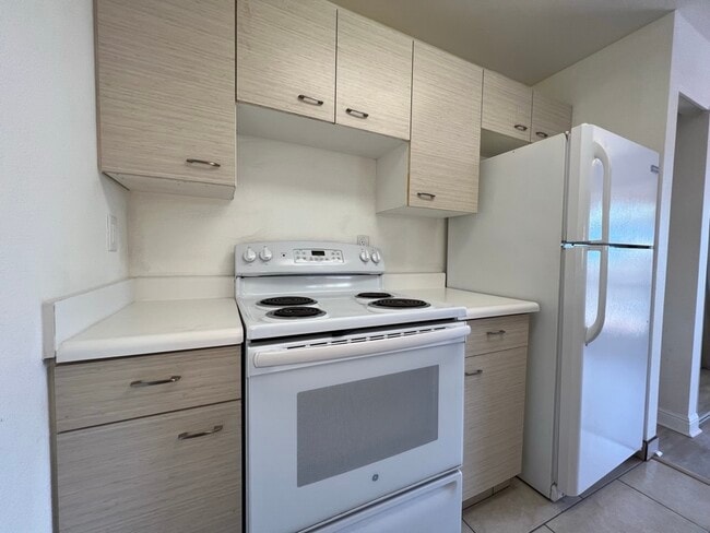 Building Photo - 480 Kenolio Rd