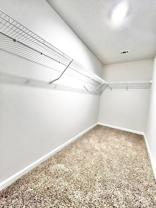 Building Photo - 3059 Heritage Plantation Blvd
