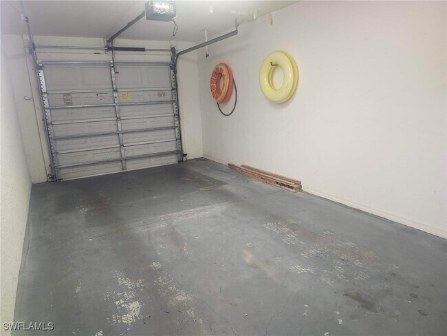 Building Photo - 640 Lalique Cir