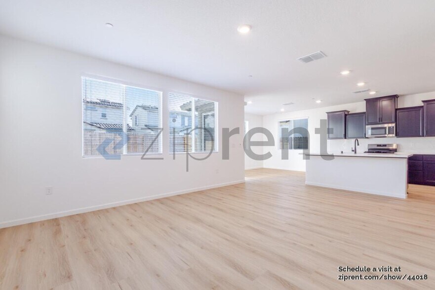 Building Photo - 4385 Canyon Coral Wy