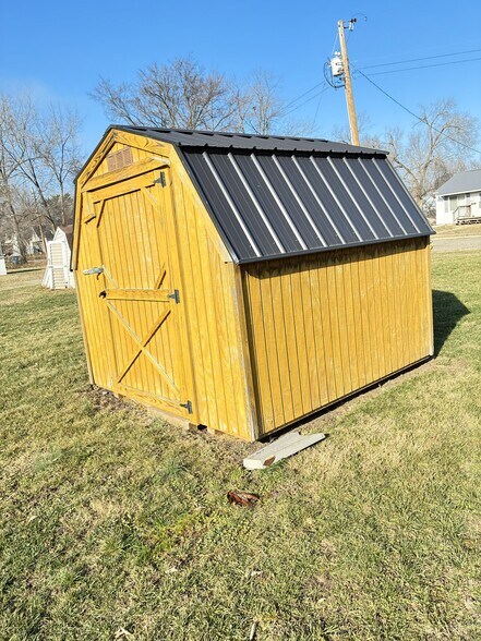Outdoor Storage Shed - 2034 5th Ave